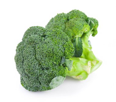 Brokoli beyaz arkaplanda izole edildi