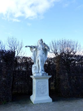 Vienna, Avusturya - 16 Aralık 2017: Heykel Bahçe Belvedere Sarayı