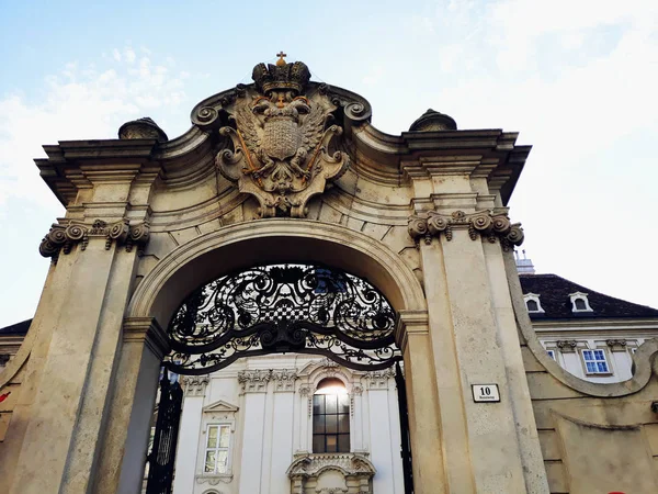 Viena Áustria Dezembro 2017 Entrada Para Igreja Barroca Viena — Fotografia de Stock
