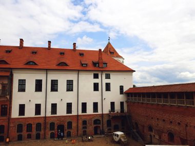 Mir, Belarus - 13 Haziran 2018: Mir Castle karmaşık Belarus, kale avlu