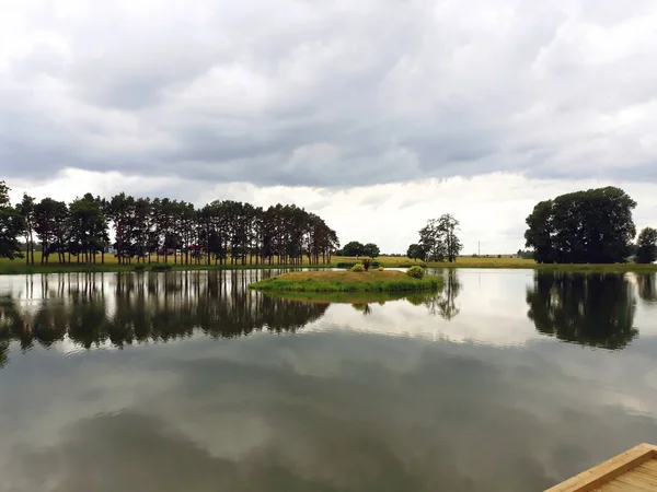 Mir Belarus June 2018 Mir Castle Complex Belarus Lake Park — Stock Photo, Image