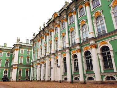 Saint Petersburg, Rusya - 4 Ağustos 2018: Kış Sarayı. Devlet Hermitage Müzesi