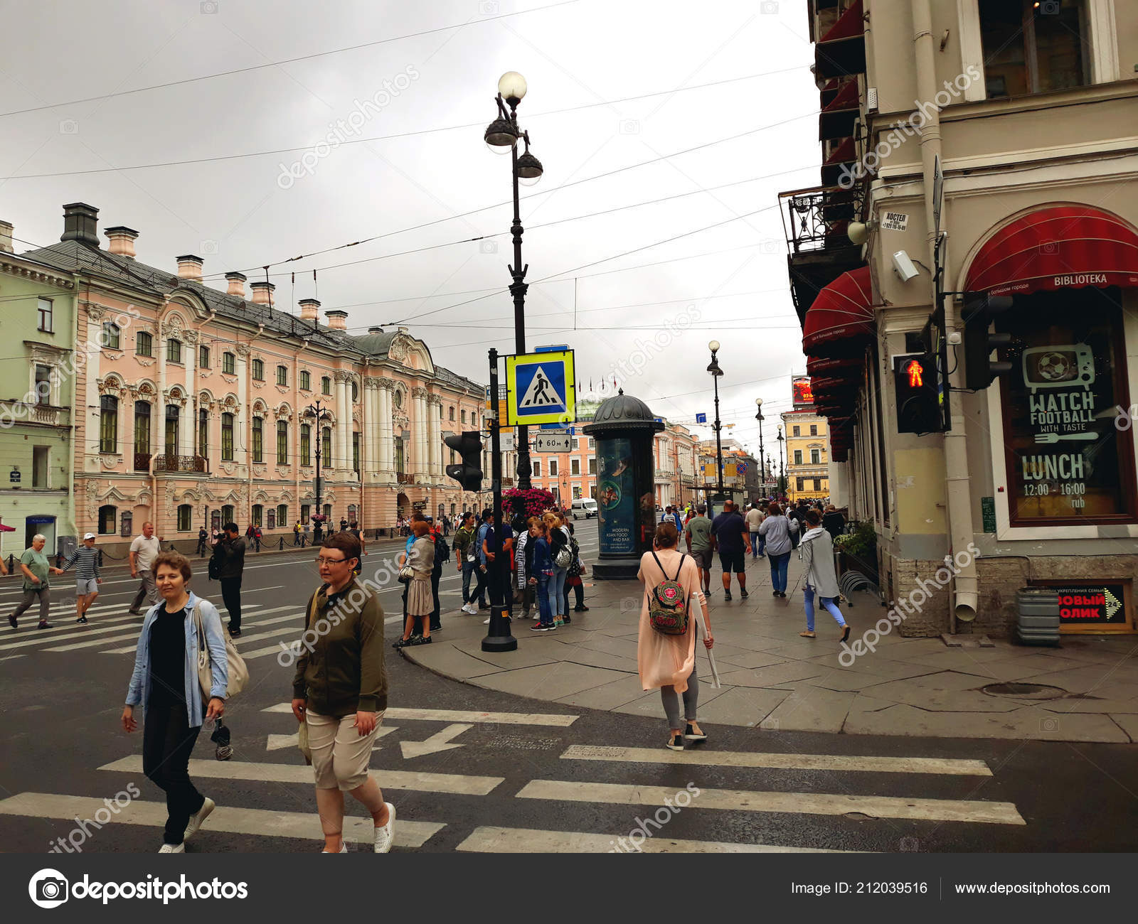 Sankt Petersburg Russland August 2018 Newski Prospekt Die ...