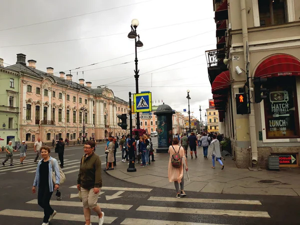 Αγία Πετρούπολη Ρωσία Αυγούστου 2018 Nevsky Prospect Στον Κεντρικό Δρόμο — Φωτογραφία Αρχείου