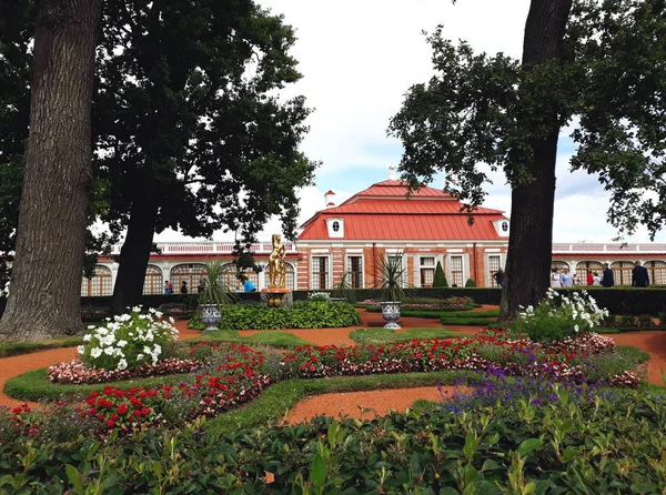 Saint Petersburg Russia August 2018 Monplaisir Palace Lower Park Peterhof — Stock Photo, Image