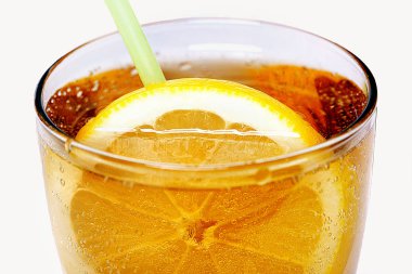 izole limon ve saman ile büyük içecek