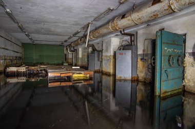 Sovyet bomba sığınağı terk