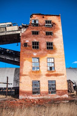 Terk edilmiş sanayi bölgesi