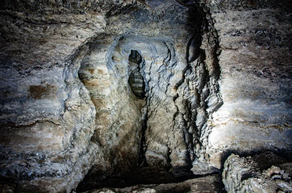 Horizontal karst cave — Stock Photo, Image