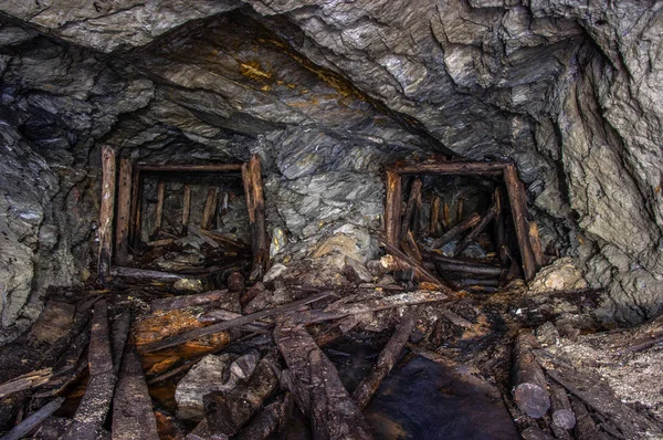 Тунель Старій Золотій Шахті — стокове фото