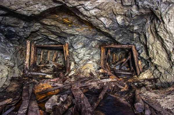 Old gold mine — Stock Photo, Image