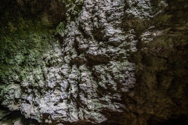 Karst mağarasında duvar