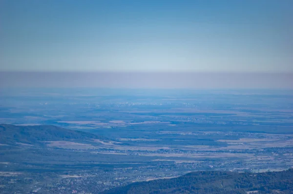 Berge im blauen Dunst — Stockfoto