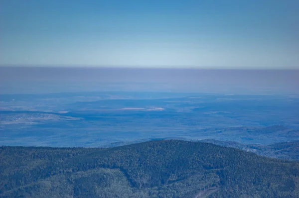 Berge im blauen Dunst — Stockfoto