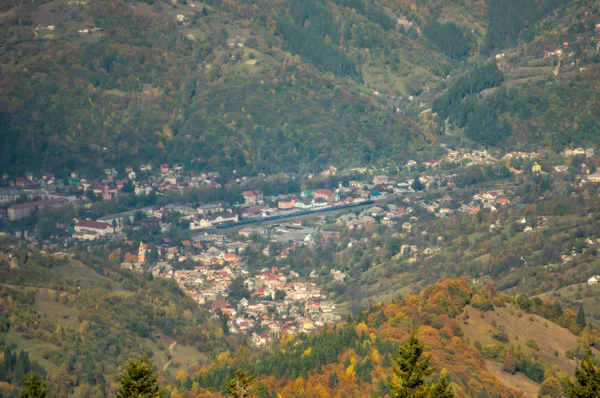 Herbstlandschaft in den Bergen — Stockfoto