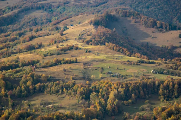 Herfst landschap in de bergen — Stockfoto