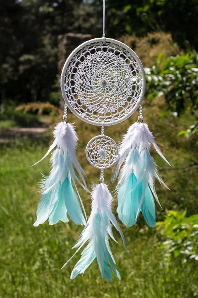 Apanhador Sonhos Com Fios Penas Pérolas Corda Pendurada Dreamcatcher Artesanal — Fotografia de Stock