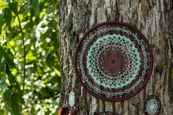 Chyták Snů Peřím Korálky Zavěšenými Provazy Dreamcatcher Ruční Výroba — Stock fotografie