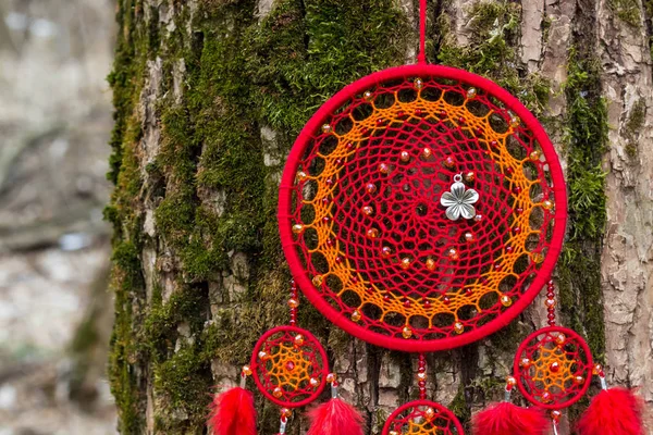 Apanhador Sonhos Com Fios Penas Pérolas Corda Pendurada Dreamcatcher Artesanal — Fotografia de Stock