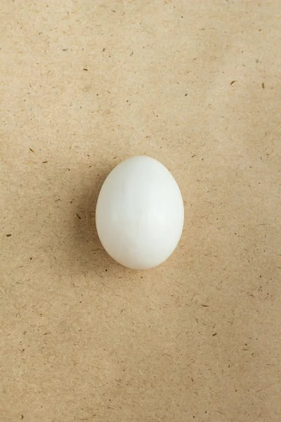 Vista Superior Ovo Branco Sobre Fundo Rústico Com Copyspace — Fotografia de Stock