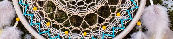Transparent Handmade dream Catcher z piór wątków i koraliki liny wiszące — Zdjęcie stockowe