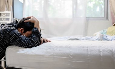 İşsizlik ve zihinsel sağlık sorunu. Travma sonrası stres bozukluğu (PTSD). İstifa ve stres dolu. Corona virüsünün Asya 'daki kaybı. İşçiler için ekonomik sorunlar.