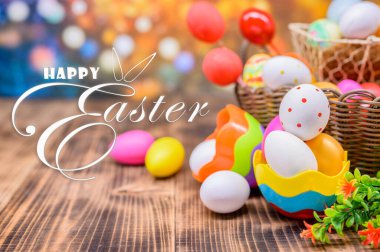 Mutlu Paskalya kavramları, renkli Paskalya yumurtaları.