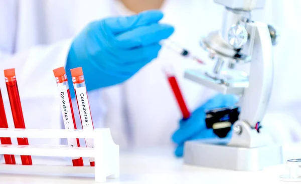 Scientist Coronavirus Vaccines Treatments Covid Therapeutic Develop Infected Patients Stop — Stock Photo, Image