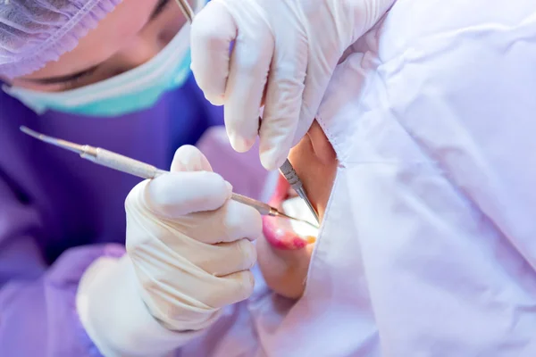 Odontologia Conceito Saúde Clínica Odontológica Dentista Check Dentes Para Jovem — Fotografia de Stock