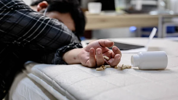 Zakenman Hoofdpijn Neem Medicijnen Werkloosheid Psychische Gezondheidsproblemen Posttraumatische Stressstoornis Ptss — Stockfoto