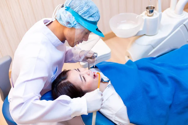 Tandheelkunde Tanden Gezondheidszorg Concept Bij Tandheelkundige Kliniek Tandarts Check Tanden — Stockfoto