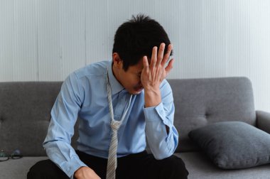 Akıl sağlığı. Ekonomik sorun olarak Taylandlı işadamı ve Tayland, Asya 'da Coronavirus veya Covid-19 iş kaybı. İşsizlik ve istifanın stresi.