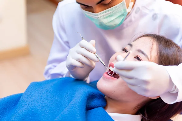 Tandheelkunde Tandenzorg Tandarts Check Tanden Voor Aziatische Patiënt Doctor Levensstijl — Stockfoto