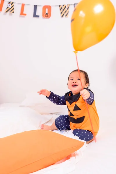 Kostum Anak Anak Untuk Festival Halloween Rumah Dekorasi Kamar Tidur — Stok Foto