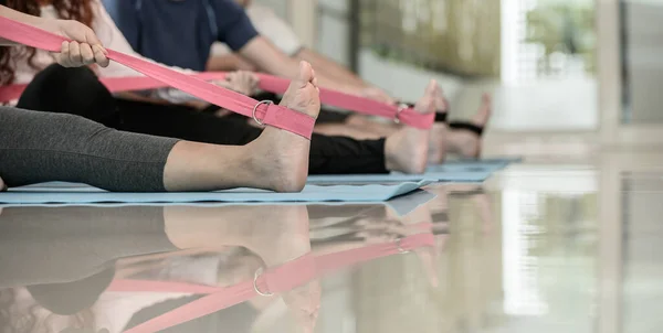 Jóga Meditáció Kezdő Osztály Sokszínűség Emberek Fitness Edzés Testmozgás Egészségért — Stock Fotó