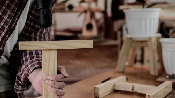 Hombre Estilo Vida Diario Casa Estante Para Macetas Madera Bricolaje —  Fotos de Stock