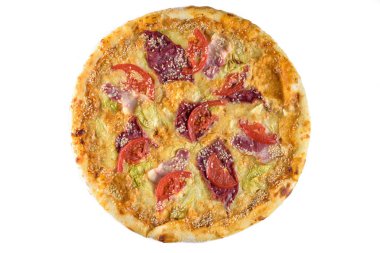 Pizza domates, jambon, peynir ve susam. İzole