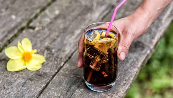 Female Hand Holds Cocktail Old Wooden Table — Stock Photo, Image