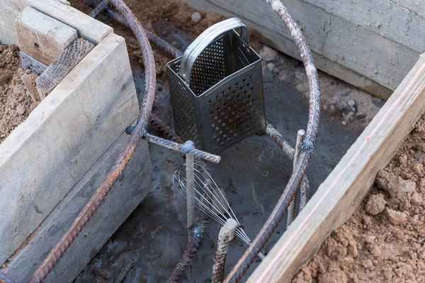 Kitchen accessories in the formwork and fixtures of the future foundation