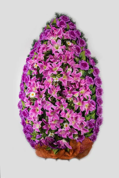 Kolorowy Wieniec Kwiat Grób — Zdjęcie stockowe