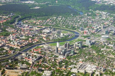 Vilnius şehir ve nehir perspektif içinde hava görünümünü. Litvanya.