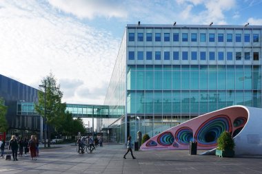 Eindhoven, Hollanda - 26 Mayıs 2019: Eindhoven İş Şehir Merkezi. Modern binalar ve tesisler.