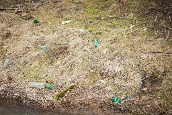 河流塑料污染 水中塑料废物 — 图库照片