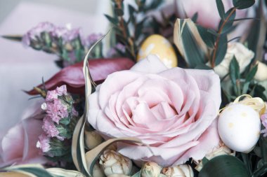 Paskalya rustik çiçek buketi