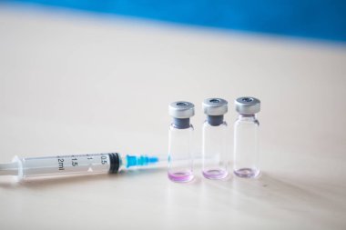Aşılar tıbbi geçmişini şişeler. Anti vax konsepti