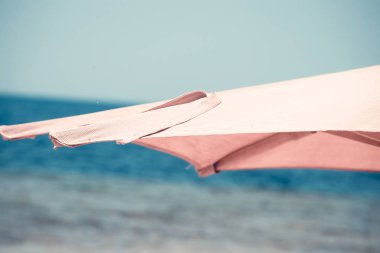 Plaj şemsiyesi rahatlatıcı yaz tatili 