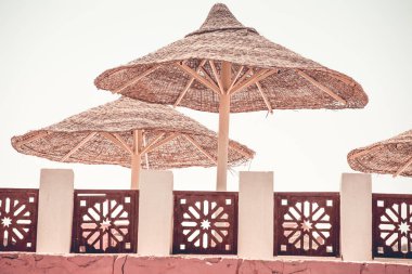 Plaj şemsiyesi rahatlatıcı yaz tatili 