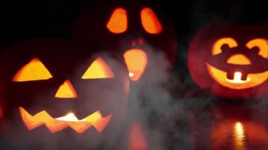 Ürpertici Halloween kabak fenerler arka plan