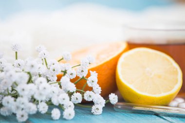 Çay ve haplar ile soğuk algınlığı ve alerji tedavisi