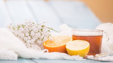 Çay ve haplar ile soğuk algınlığı ve alerji tedavisi